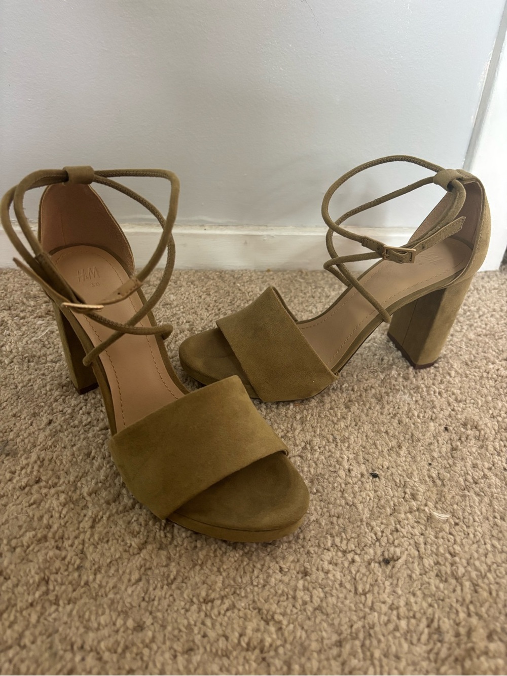 H&M Olive Green Suede Block Heel Sandals with Ankle Tie size 38/ 7.5